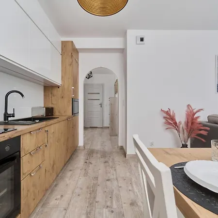 Spacious Apartment Suitable For Remote Work With Balcony & Parking By Noclegi Renters Вроцлав Екстер'єр фото