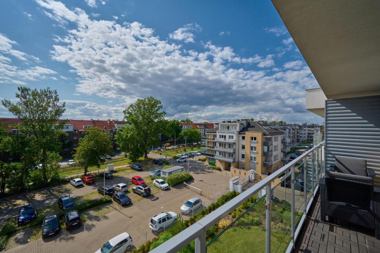Spacious Suitable For Remote Work With Balcony & Parking By Renters * Wroclaw